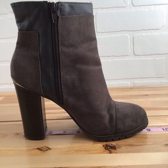 JUICY Couture ankle boots brown size 8.5 heeled booties - Picture 11 of 16